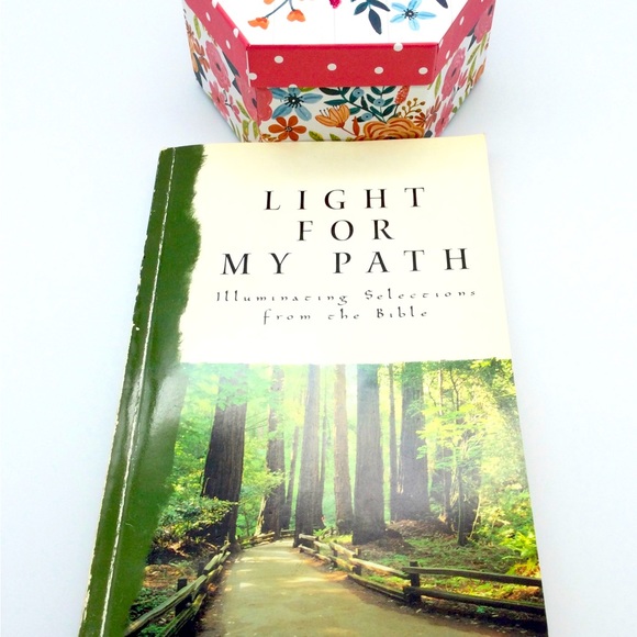 humble creek Other - Vintage 1996 Light for my path Bible .